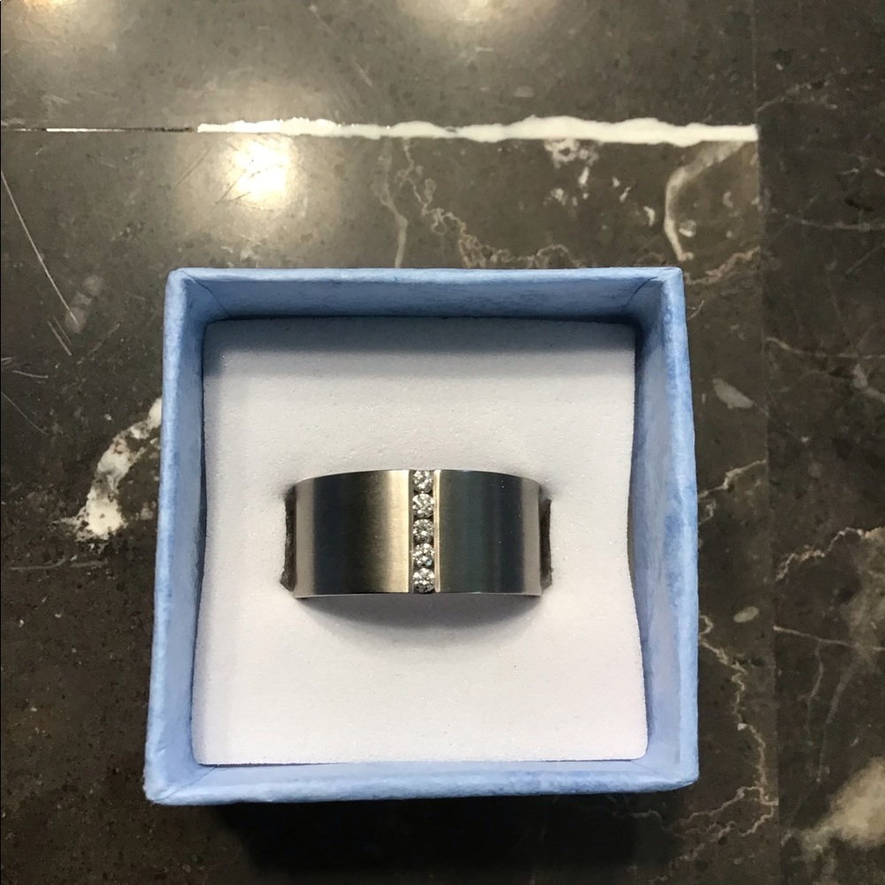 TeNo Titanium w/diamond ring size 5.75
